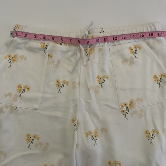 Lucky Brand Daisy Print Joggers - Picture 9 of 10